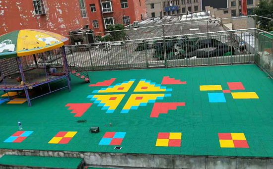幼兒園操場(chǎng)地面施工時(shí)選擇懸浮地板