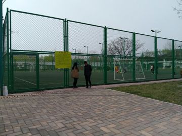 秦皇島足球場圍網(wǎng)施工案例森林公園