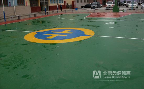 球場(chǎng)塑膠跑道積水怎么解決
