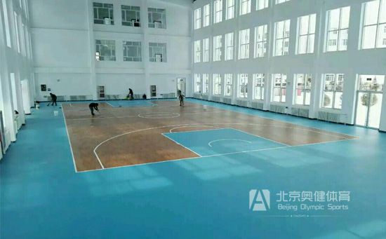 pvc羽毛球場(chǎng)地地膠怎么鋪設(shè)